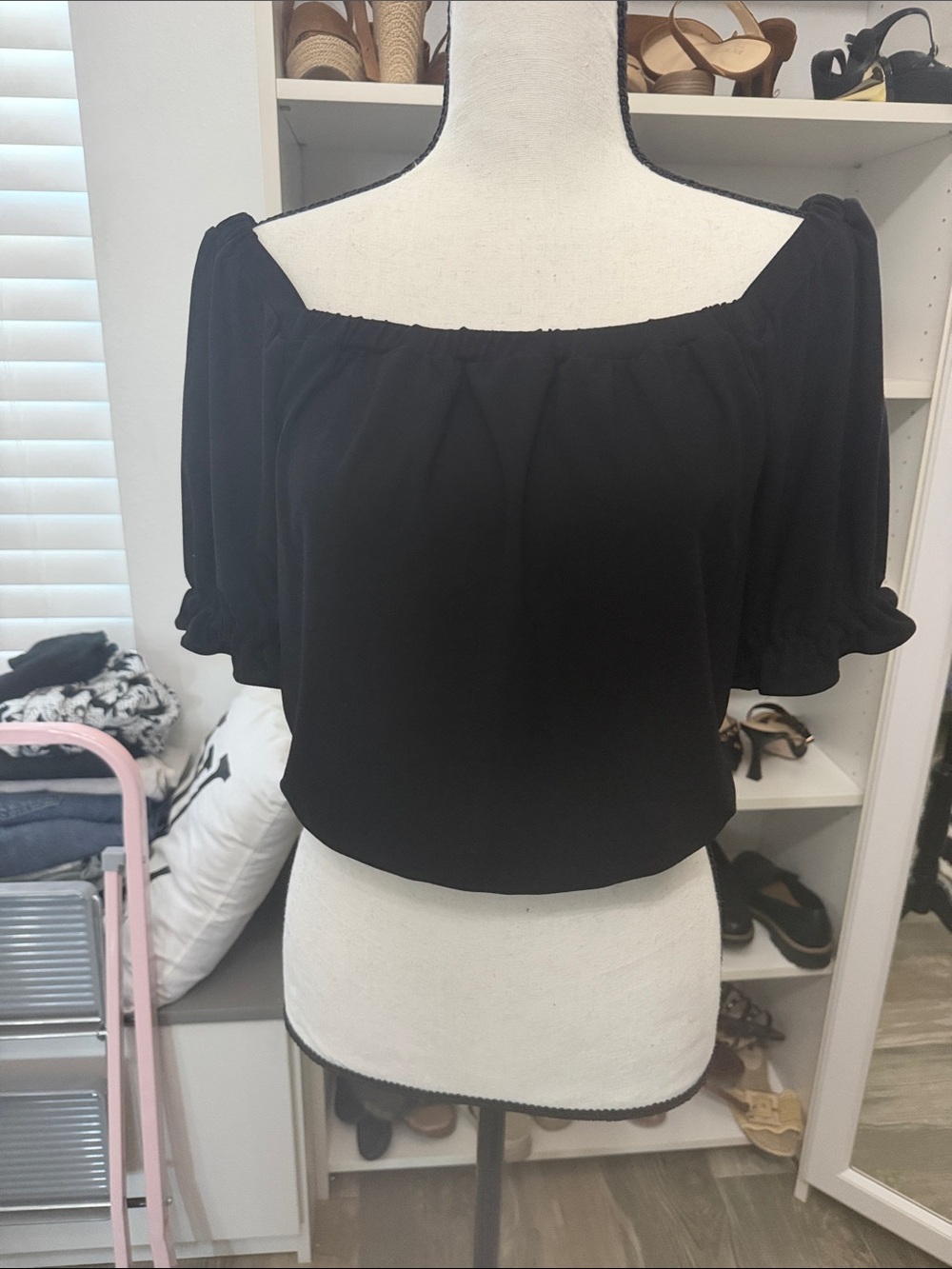 Bar III Black Off-Shoulder Puff Sleeve Crop Top